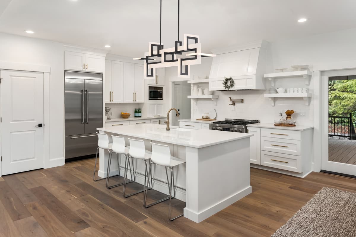 Inizio 6 Light Chandeliers In Black — view 4